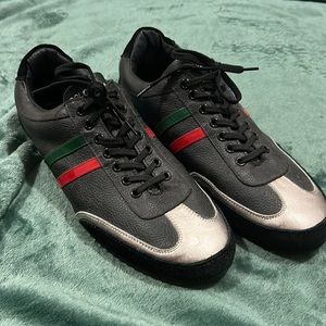 Dolce & Gabbana men’s sneakers red and green stripe.